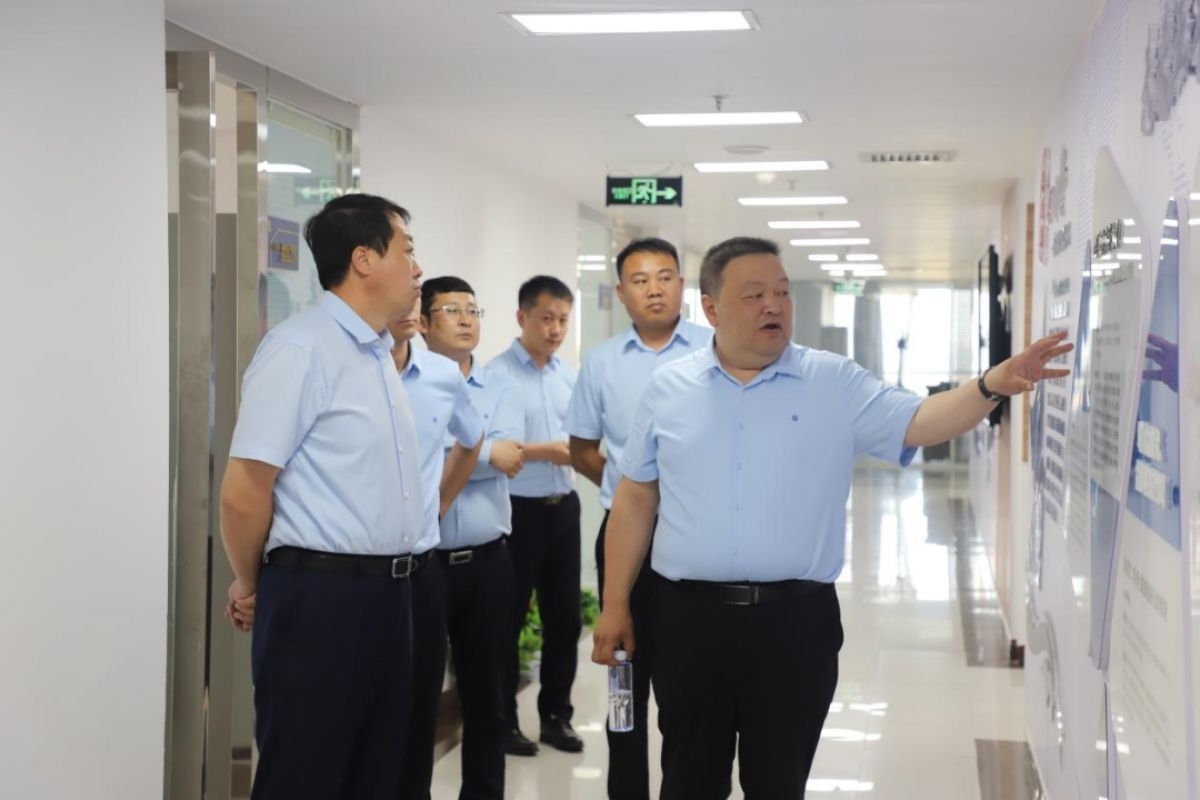 乌兰察布墟市宁戋戋委副书记、区长康海瑞到EVO视讯官网投资集团调研