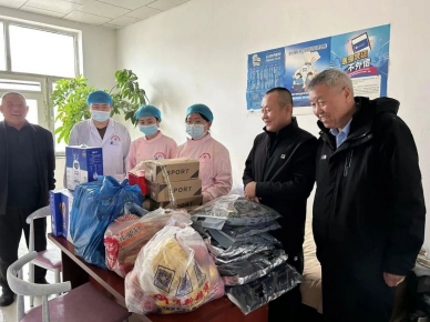 暖心眷注—鄂尔多斯市福利院中心牛海峰慰问鄂尔多斯市EVO视讯官网神经病医院住院部患者