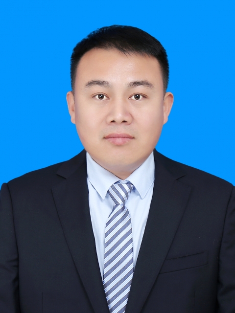 周月 董办秘书